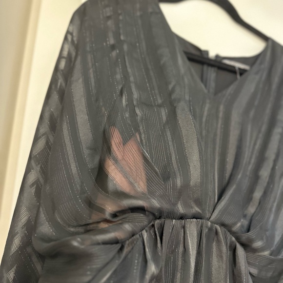 SUZY SHIER | Bnwt Black sheer butterly Top - Picture 5 of 5